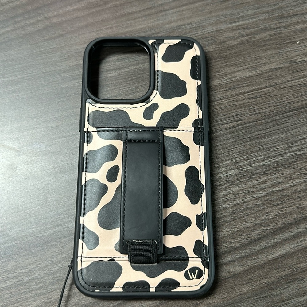 Walli Cow print iPhone 14 Pro Max Case